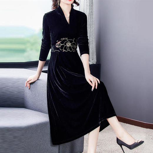 XY-AS6576 新款女装复古印花长袖金丝绒连衣裙配大衣的内搭打底长裙 商品图3