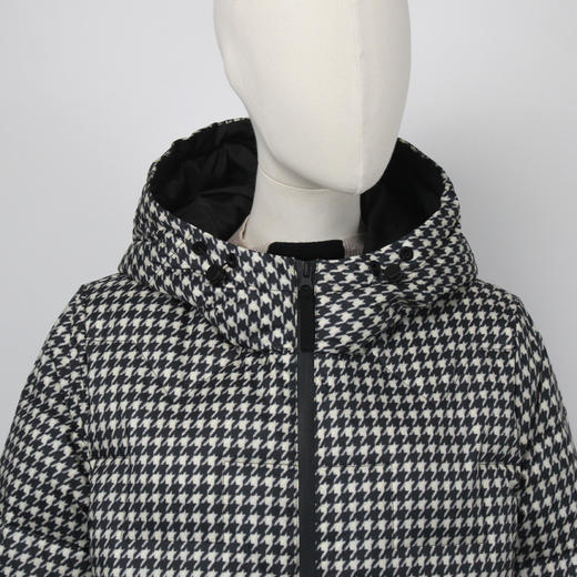 FOCALS福柯斯女装冬季新款印花休闲连帽短款羽绒服F2YDD715NW 商品图3