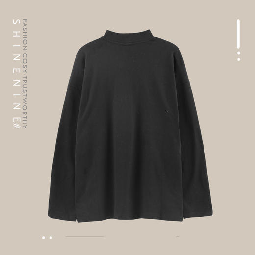 P97901120变形字母印花中领长袖T恤 商品图3