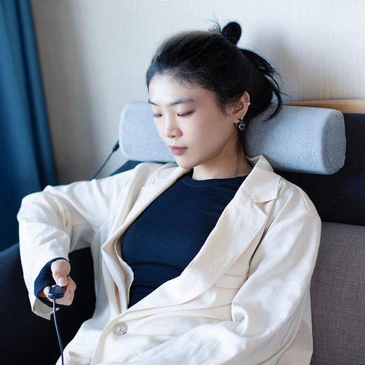 保价双十一【自由式滑雪运动员徐梦桃推荐释放骨骼间压力】TOTONUT加特林颈椎枕热敷理疗震动放松直流变频五秒速热优选 商品图5