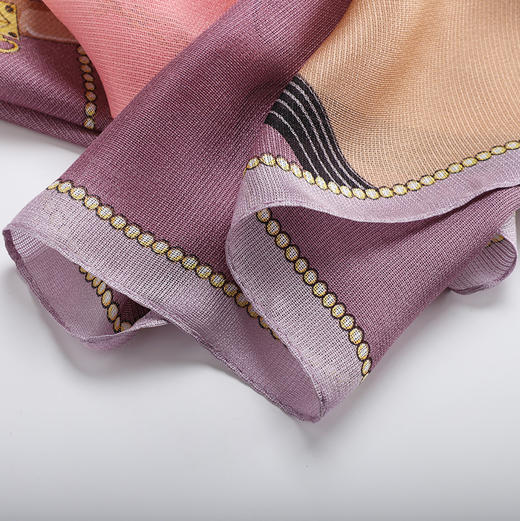 DA*S韩系时尚前为摩登风格小清新百搭桑蚕丝围巾 WXWD170 01R 商品图3