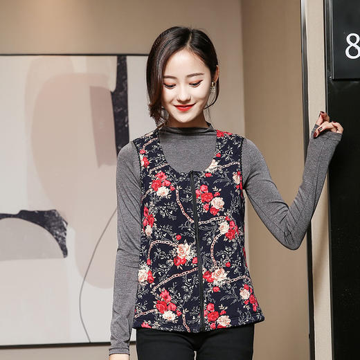 ARN-Y053秋冬保暖背心 休闲女士 修身型保暖透气V字领马甲 商品图1