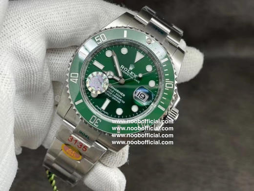 🔹ZF劳力士 🔹水鬼 精彩细节详解分析：️1️⃣接近原装的蜜蜡色夜明珠， 圈口与玻璃间的缝隙2️⃣接近原装的绿色陶瓷外圈，色差还原98% 商品图3