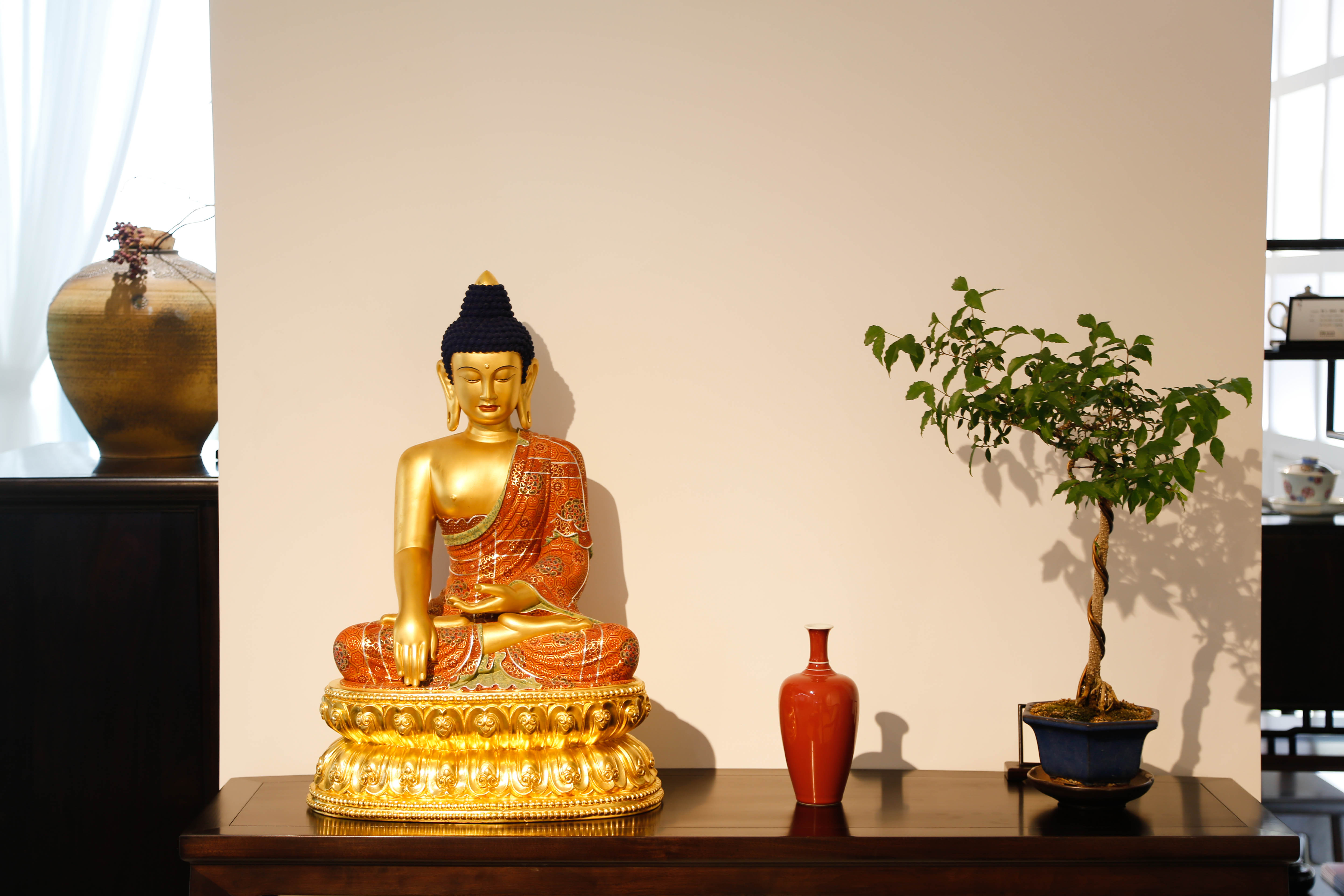 「香樟木」仿永乐矿物极彩释迦摩尼佛