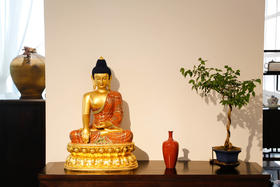 「香樟木」仿永乐矿物极彩释迦摩尼佛