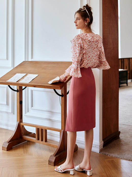 欧芮儿砖红色半身裙女2021新款高腰显瘦不规则褶皱开叉直筒裙 商品图2