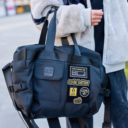 1024系列多功能斜挎包 商品图1