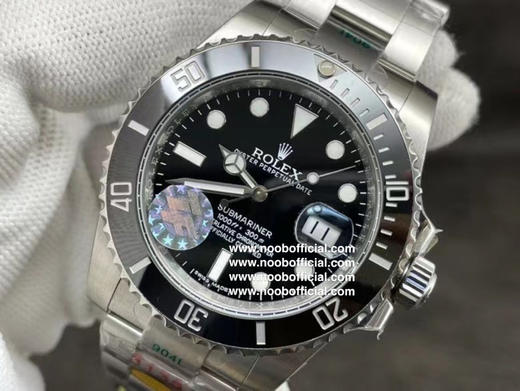 🔹ZF劳力士 🔹水鬼 精彩细节详解分析：️1️⃣接近原装的蜜蜡色夜明珠， 圈口与玻璃间的缝隙2️⃣接近原装的绿色陶瓷外圈，色差还原98% 商品图13