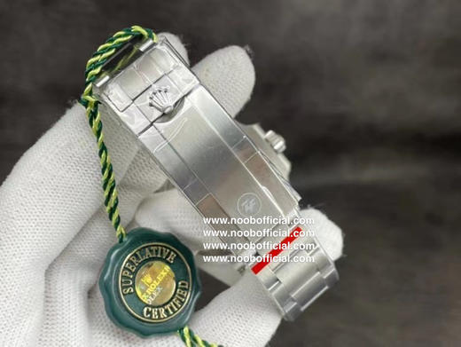 🔹ZF劳力士 🔹水鬼 精彩细节详解分析：️1️⃣接近原装的蜜蜡色夜明珠， 圈口与玻璃间的缝隙2️⃣接近原装的绿色陶瓷外圈，色差还原98% 商品图4