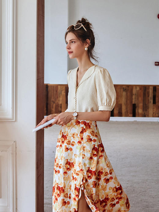 欧芮儿杏色衬衫女2021新宽松显瘦时尚蕾丝花边泡泡袖V领小衫 商品图2