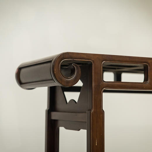 清代 红木三镶瘿木面书卷琴桌 商品图3