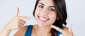  大黄牙逆袭，满嘴清香！这款自带专利的「液体牙膏」，比洗牙还干净！ 