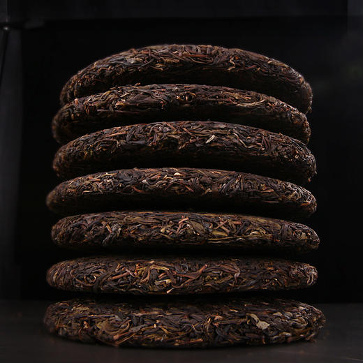 吉顺号普洱茶 超值口粮茶 勐海普洱生茶357克每饼特价回馈 商品图2