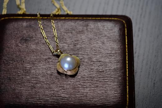 18K 四瓣花马贝珠挂坠 商品图0