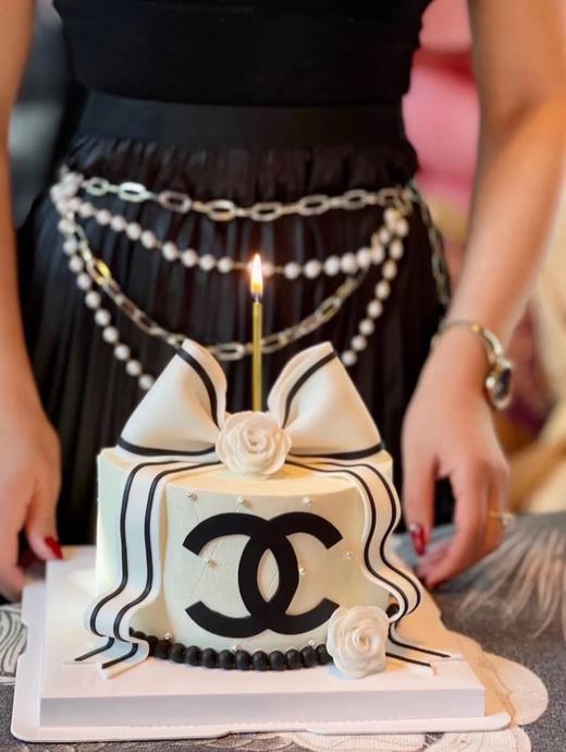 香奈儿翻糖蝴蝶结蛋糕： 商品图0