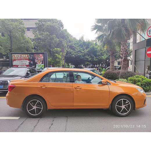 比亚迪 秦新能源 1.5L 尊贵型 【月租-深圳】 商品图3