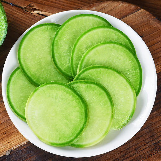 【潍坊 水果萝卜】新鲜青皮萝卜 脆嫩爽口  皮薄多汁  农家自种  4.5斤装 商品图2