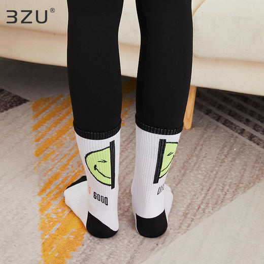 【任选6双99.5】秋冬学院风潮流秋冬精梳棉手工缝合字母笑脸提花运动潮流女袜 商品图5