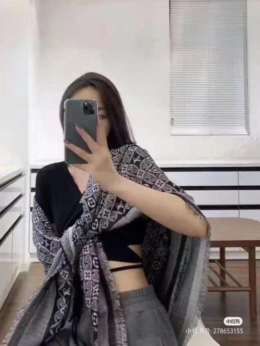 同步柜台的王炸新货！ZP 渠道硬货 L家1854限量款方巾丝毛混纺 披肩 围巾 限量版 商品图1