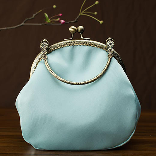 上海旗袍厂TL-05125188新款旗袍包包手工刺绣桑蚕丝绣花民族复古风中式外出礼服 商品图1