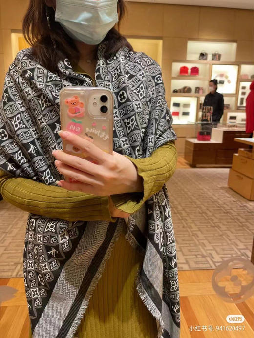 同步柜台的王炸新货！ZP 渠道硬货 L家1854限量款方巾丝毛混纺 披肩 围巾 限量版 商品图2