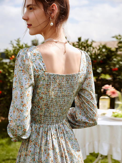 欧芮儿碎花连衣裙女2021新款收腰显瘦一字肩方领设计感中长裙 商品图1