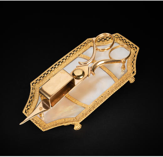 独角鹿西洋古董法国查理十世时期铜鎏金精雕纹饰母贝盘配烛剪套装 商品图2