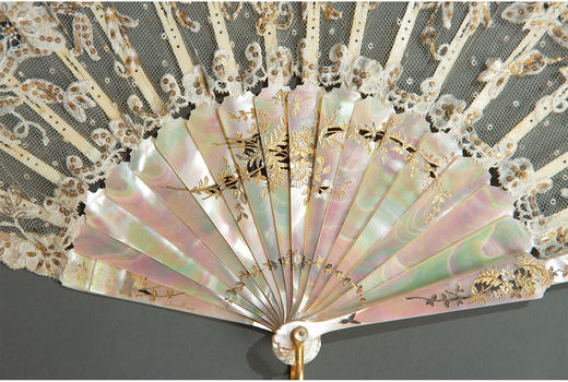 独角鹿西洋古董法国Duvelleroy工坊母贝扇骨珠片刺绣蕾丝扇面折扇 商品图4