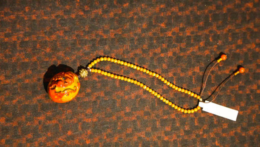 4mm核桃核战国红带天眼手把件 商品图2