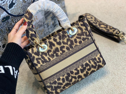 豹纹刺绣戴妃包 商品图4