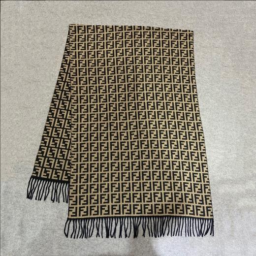 女FD小LOGO围巾 商品图0