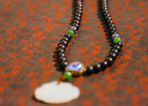 「小叶紫檀」和田玉古兽圆珠手串 6mm 商品图1