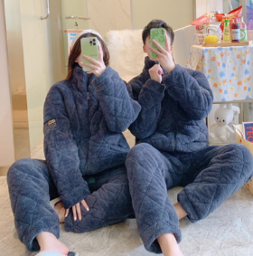 【服饰鞋包】秋冬季珊瑚绒三层夹棉加厚拉链款情侣家居服套装