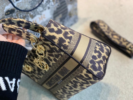 豹纹刺绣戴妃包 商品图5