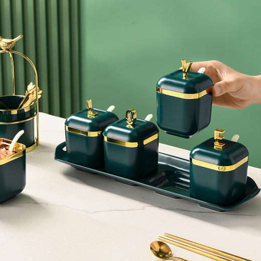 【日用百货】轻奢镀金调味盒套装 厨房盐味精收纳瓶 商品图1