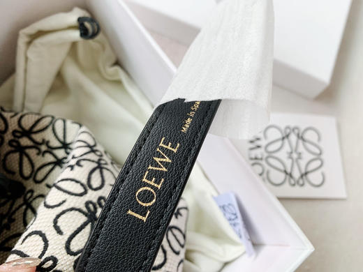 LOEWE 饭盒包小号-黑白拼 商品图3