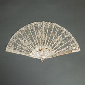 独角鹿西洋古董法国Duvelleroy工坊母贝扇骨珠片刺绣蕾丝扇面折扇