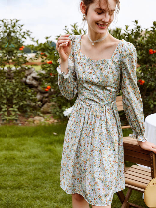 欧芮儿碎花连衣裙女2021新款收腰显瘦一字肩方领设计感中长裙 商品图0