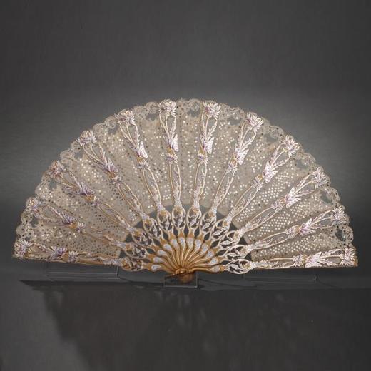 独角鹿西洋古董法国银色蝴蝶刺绣扇面镂空雕刻镀金木扇骨折扇 商品图0