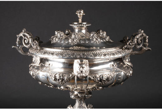 独角鹿西洋古董德国骏马茛苕花卉人物主题浮雕带盖纯银高脚樽 商品图2