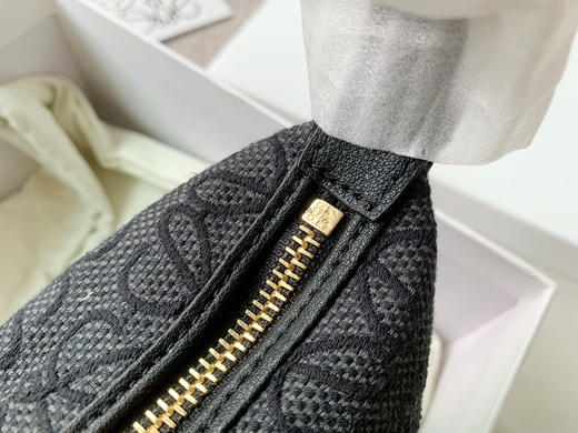 LOEWE 饭盒包小号.黑色 商品图4
