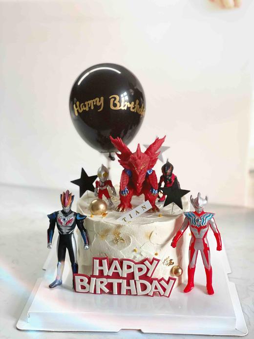 私人订制奥特曼蛋糕，图片全部为定制后成品展示，没有完全重复的两款，下单前可私信客服 商品图0