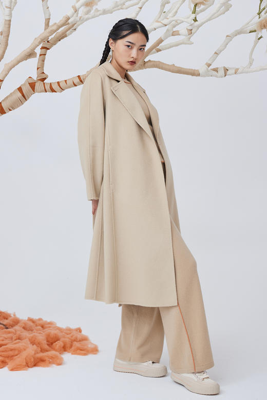  秋冬女装长款直筒水波纹环保羊绒呢大衣 SJF18W785B 商品图5