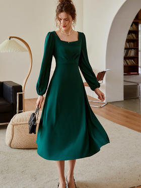 欧芮儿连衣裙女新款2021收腰显瘦法式泡泡袖宫廷风大方领裙子