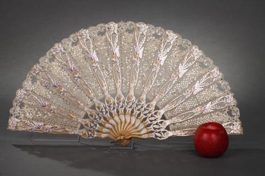 独角鹿西洋古董法国银色蝴蝶刺绣扇面镂空雕刻镀金木扇骨折扇 商品图1