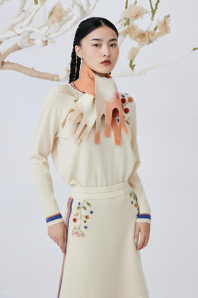 圆领手工绣花羊绒针织女套衫 SJF93W109N