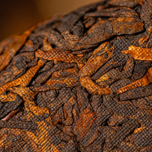 【藏剑山庄】郭少华发酵 如梦令易武曼松木框发酵高端古树熟茶357克！5片/提  ！整提送1片 商品图3