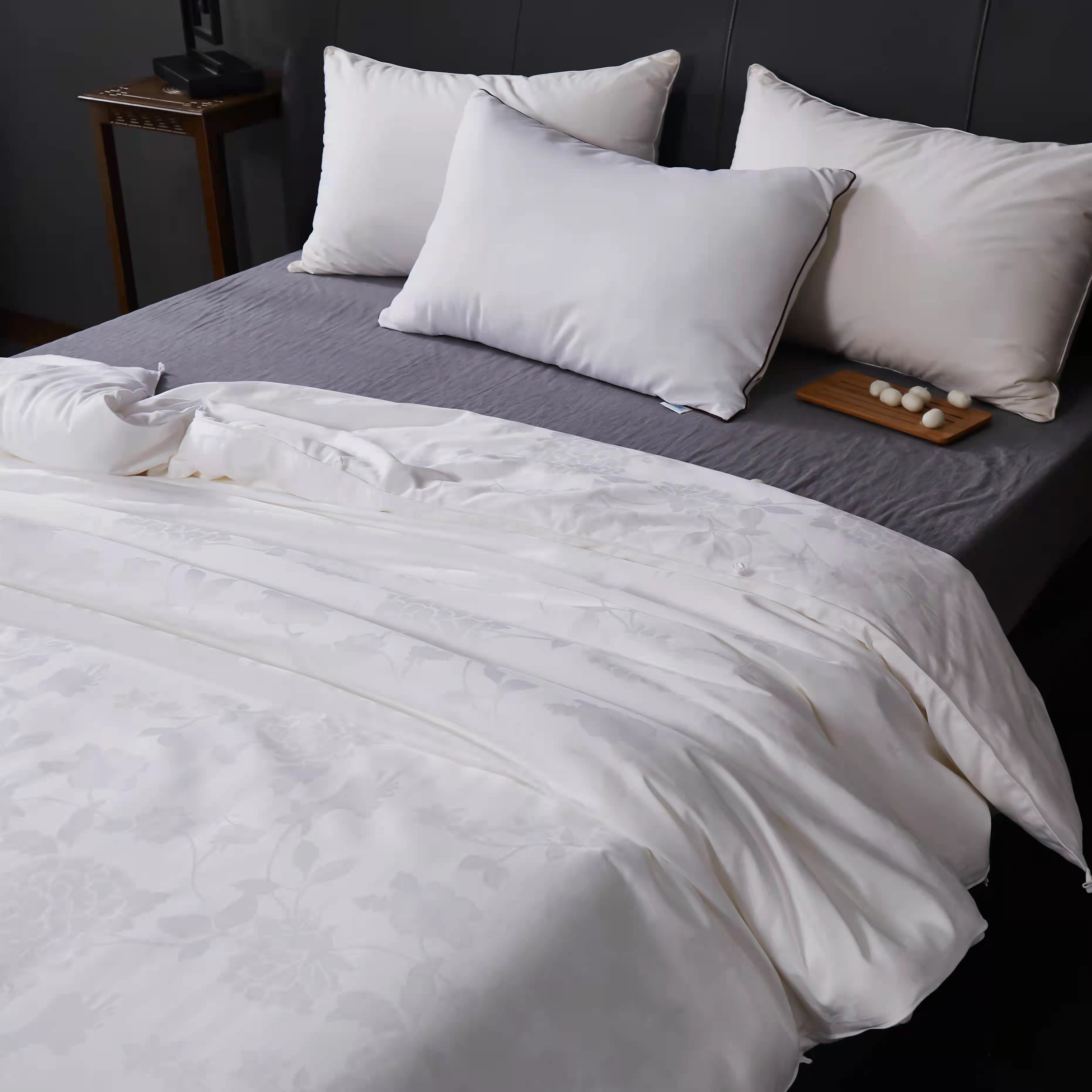 奥林60支贡缎全棉双宫长丝桑蚕丝被