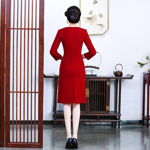上海旗袍厂TZRY-5时尚喜婆婆婚礼旗袍改良毛呢刺绣改良旗袍裙 商品图3