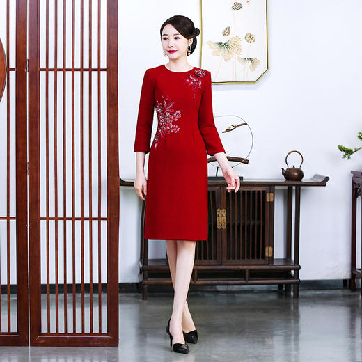 上海旗袍厂TZRY-5时尚喜婆婆婚礼旗袍改良毛呢刺绣改良旗袍裙 商品图0